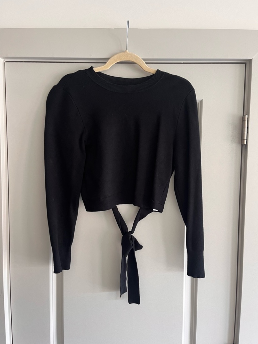 Abercrombie & Fitch Black Tie-Back Cropped Sweatshirt